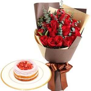 Send Flower with Cake Japan - 12 Red Roses & Strawberry Cake