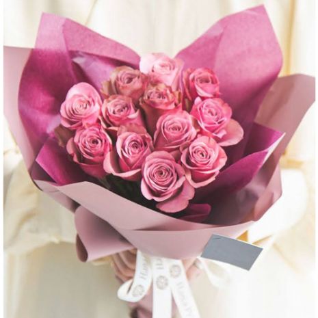 Valentine's 12 Pink Roses Bouquet Delivery in Japan